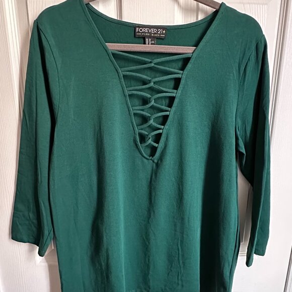 Forever 21 Plus 1X Dark Green 3/4 Sleeve Top w Criss Cross Low Cut Neckline - Picture 1 of 5